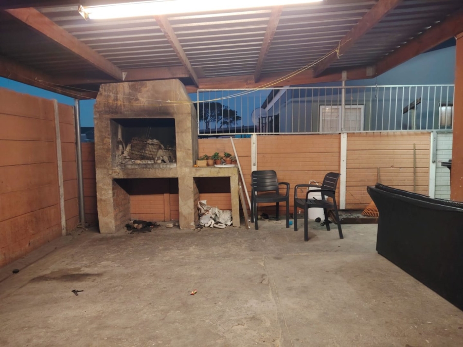 2 Bedroom Property for Sale in Devon Park Western Cape